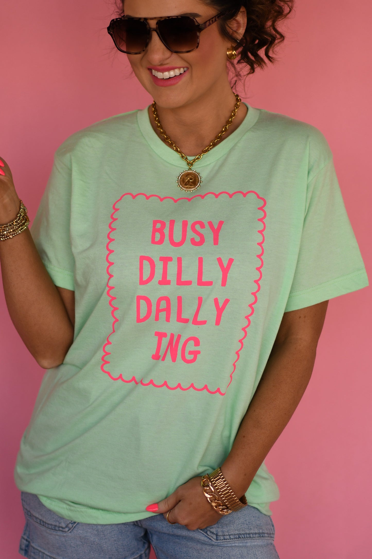 Busy Dilly Dallying Tee. RTS