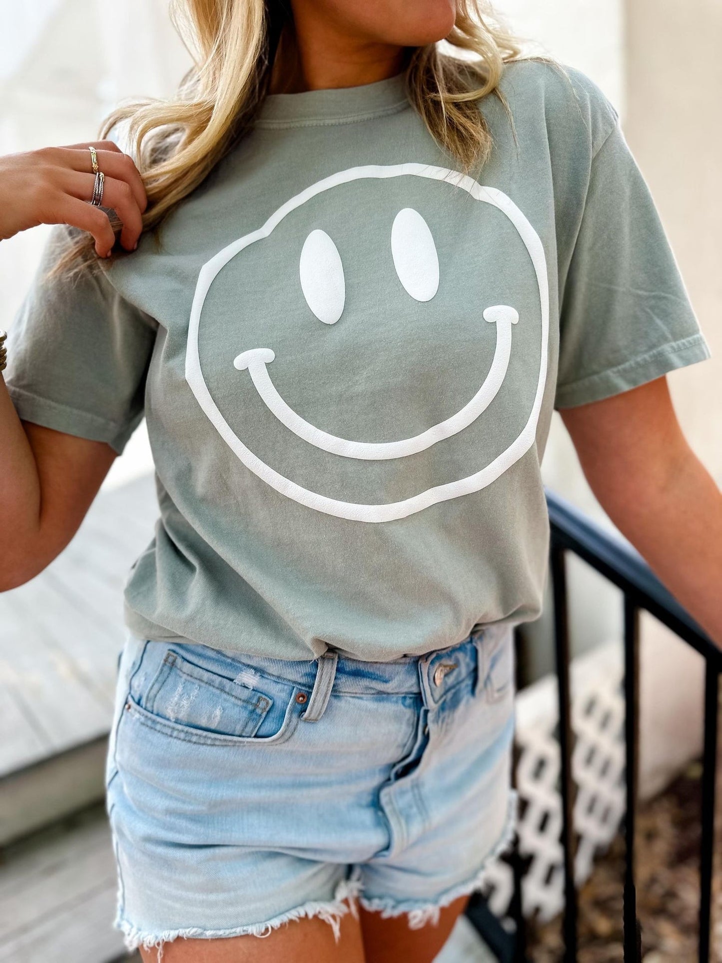 HAPPY PUFF VINYL GRAPHIC | Comfort Colors
