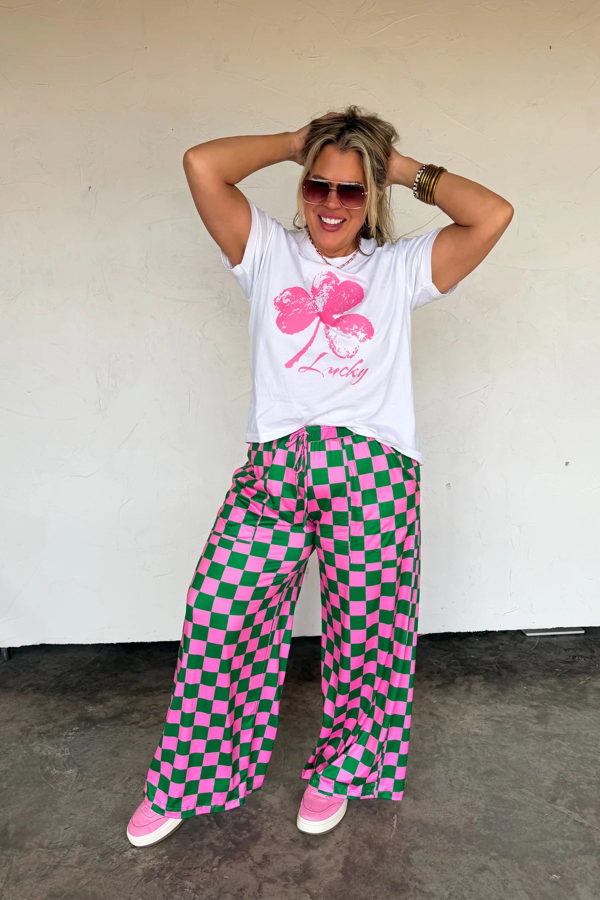 PREORDER- PINK CLOVER GRAPHIC TEE