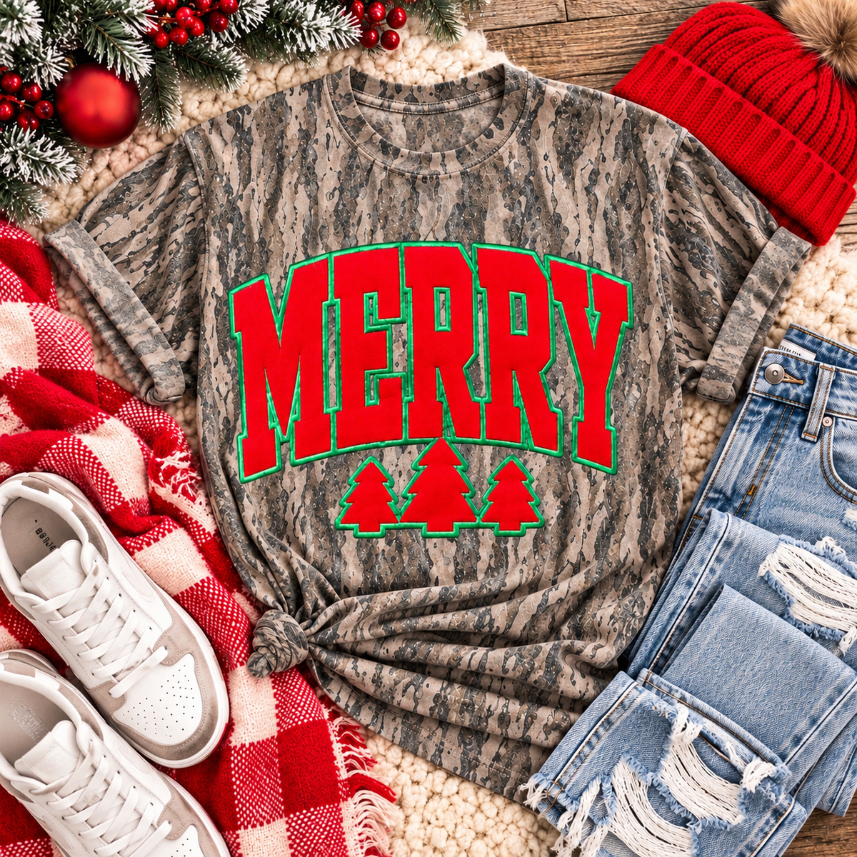 Merry Christmas Mossy Oak Bottomland Tee | Red Puff Print