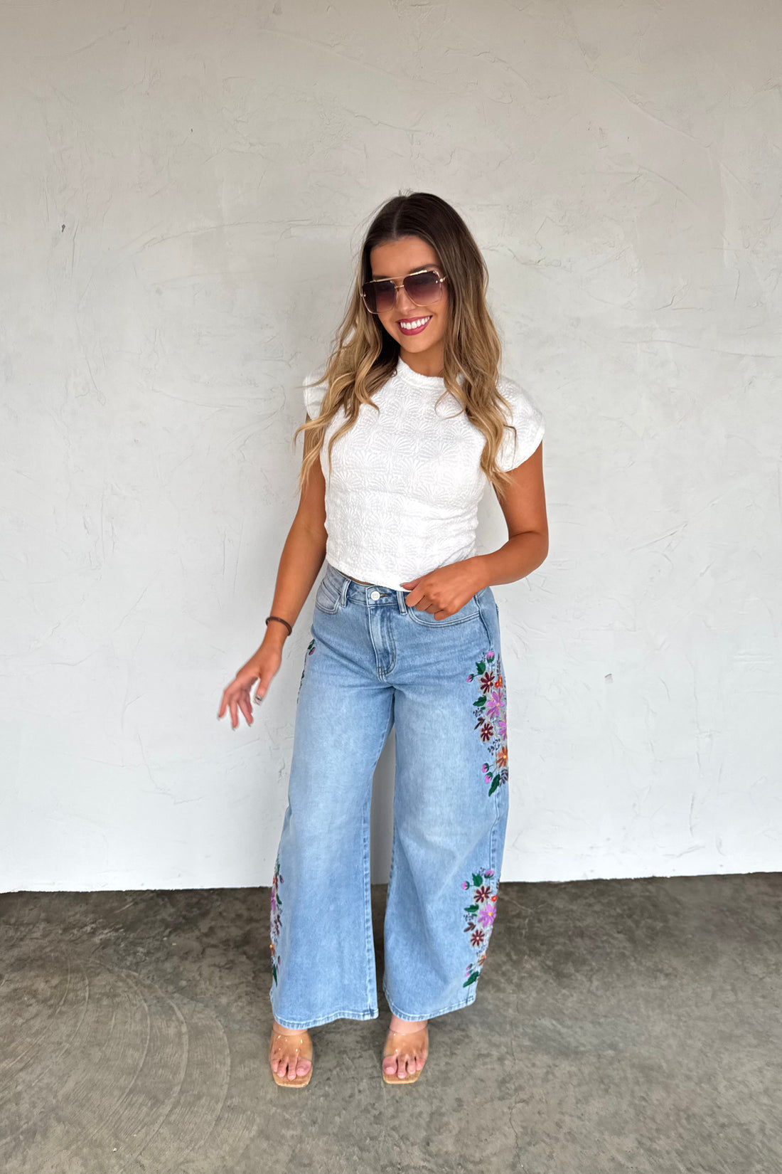 {RESTOCKED} 2ND CUT PREORDER- EVIE FLORAL EMBROIDERED JEANS
