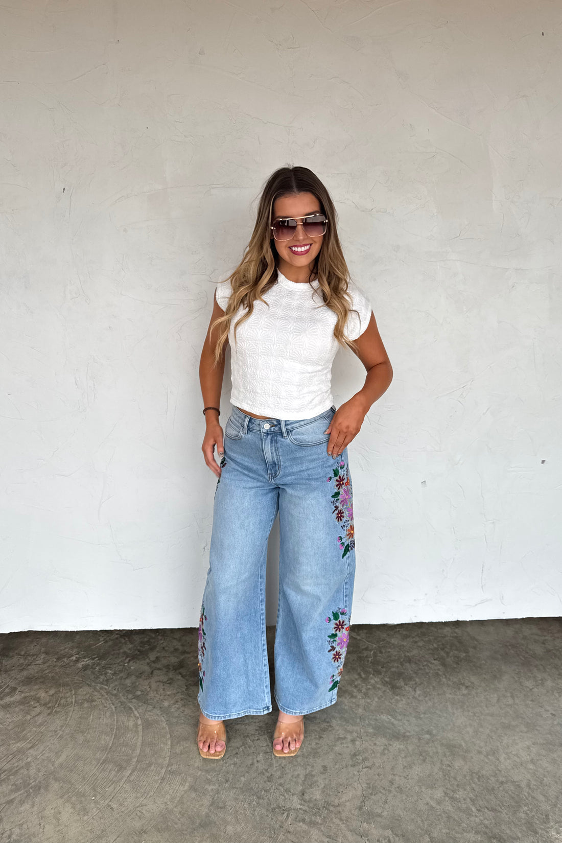 {RESTOCKED} 2ND CUT PREORDER- EVIE FLORAL EMBROIDERED JEANS