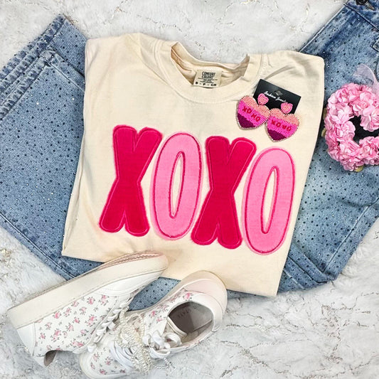 XOXO Fluffy Tee