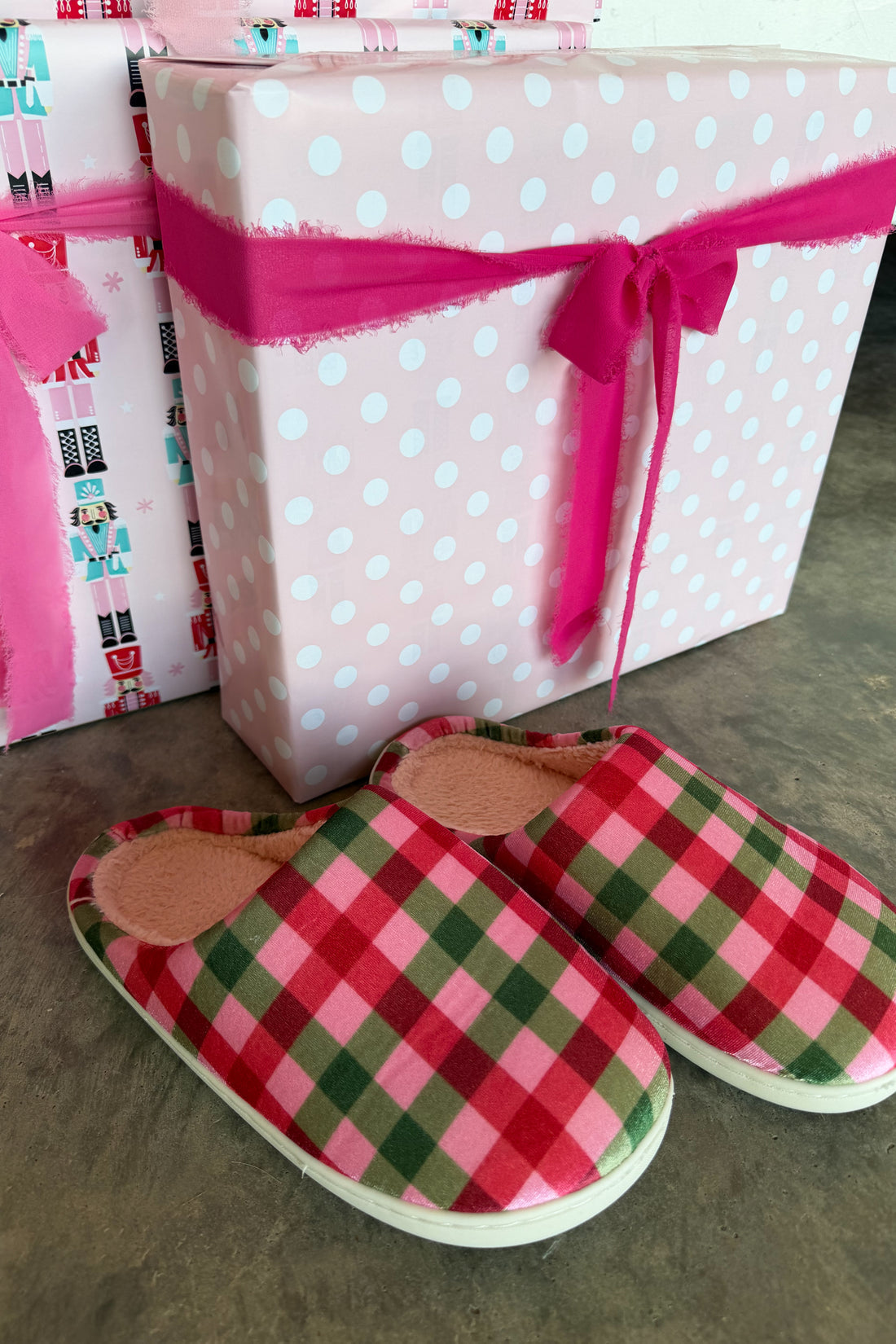 PREORDER- COZY CHRISTMAS SLIPPERS